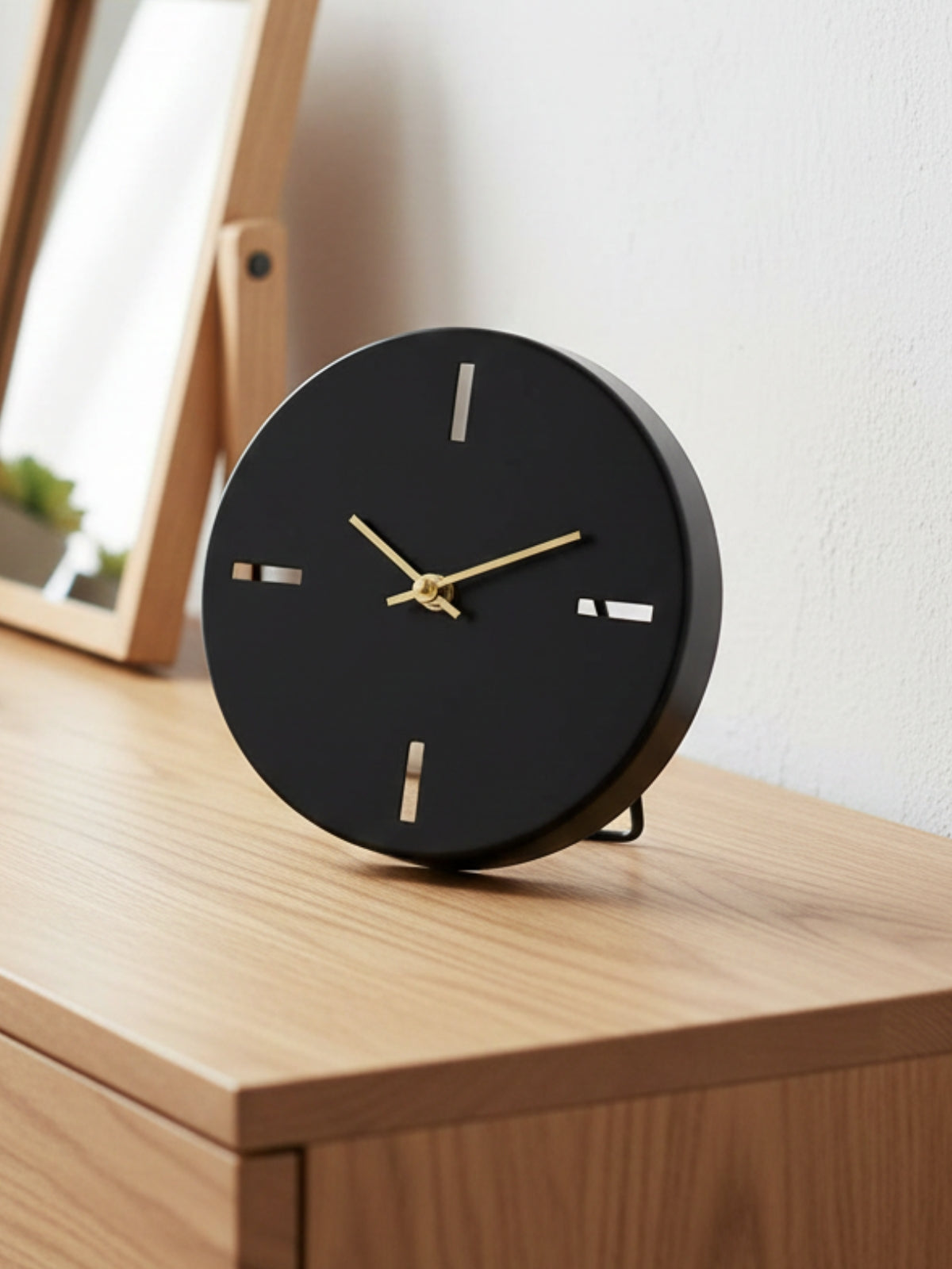 שעון שולחני שחור לונה