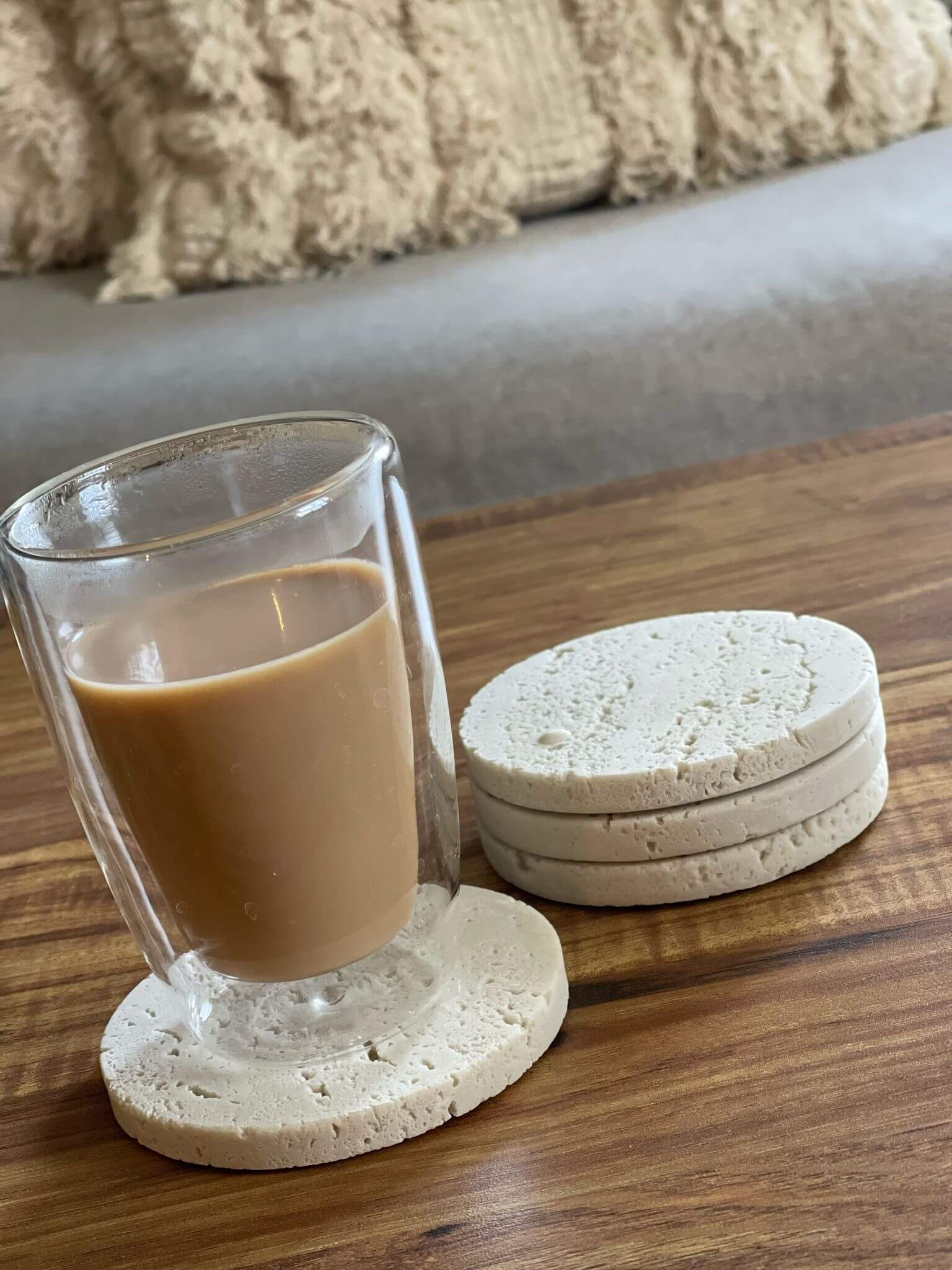 סט תחתיות קפה טרוורטין פולימרי עגול