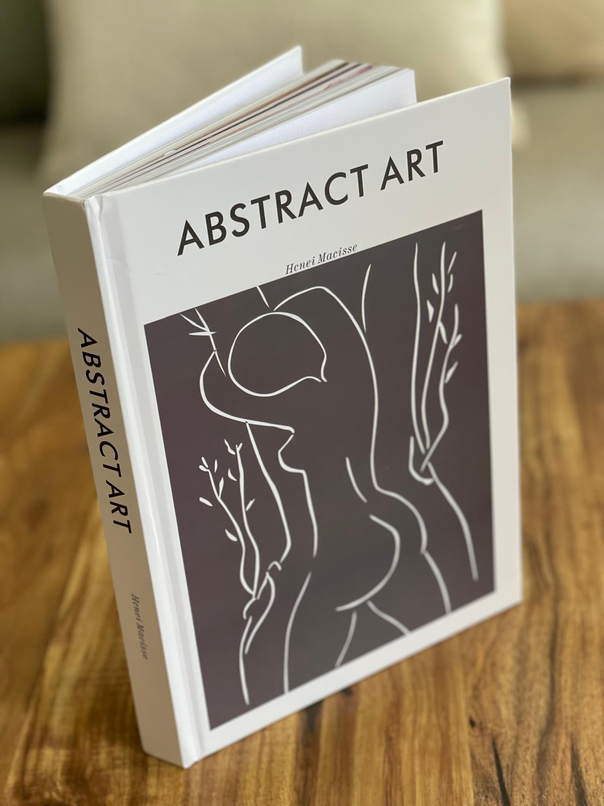 ספר עיצוב נפתח עם דפים - וומן