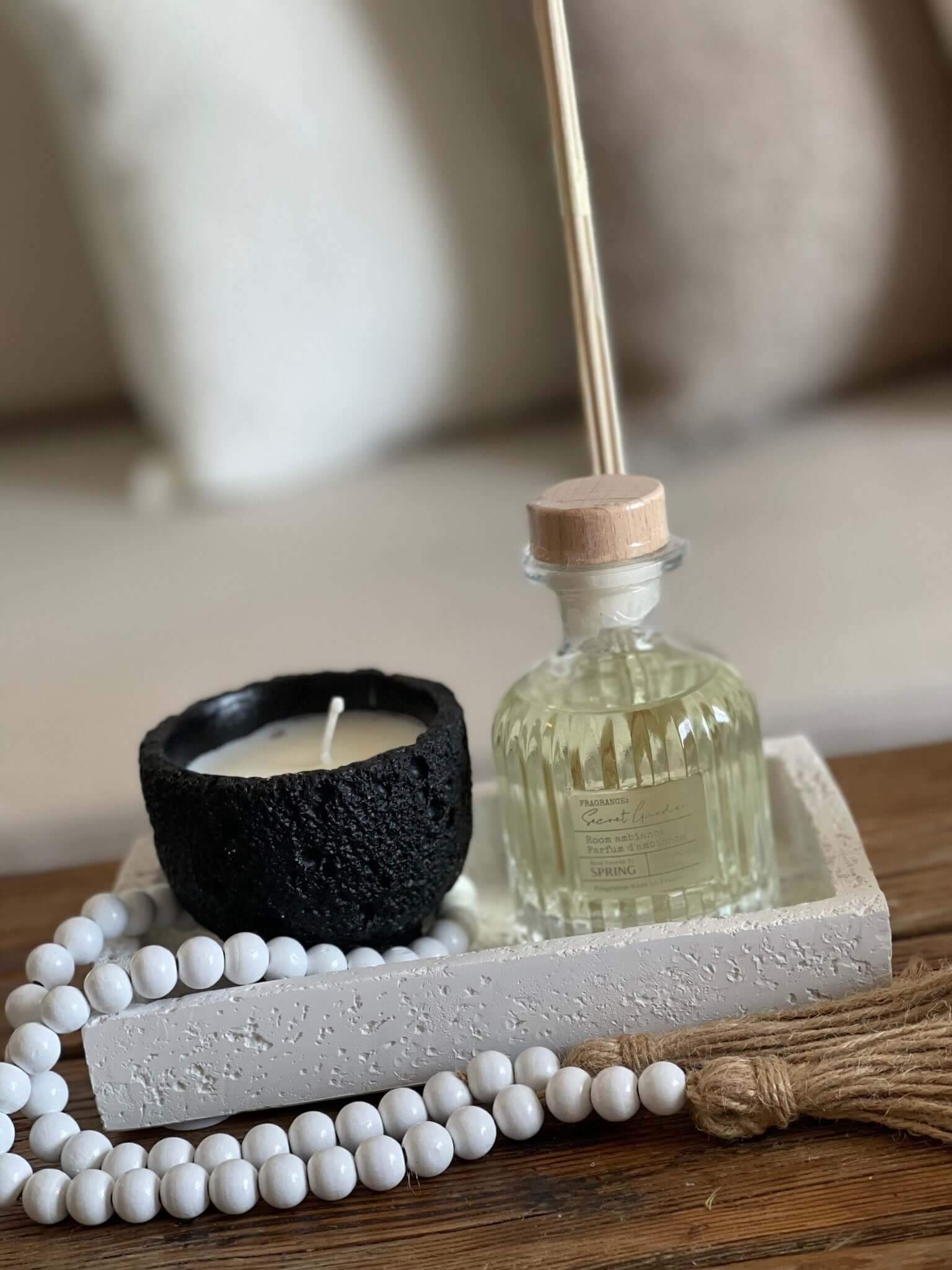 מפיץ ריח שקוף בשילוב של מגש קאבו לבן