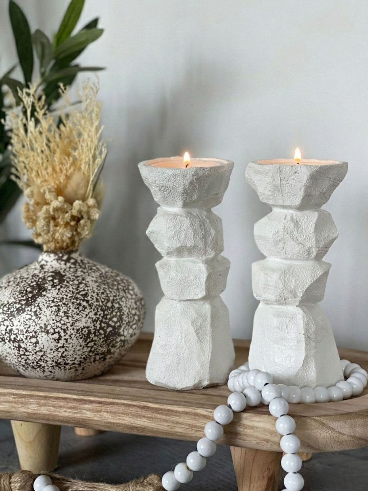 פמוט דמוי אבן לבן רוק 16 ס"מ