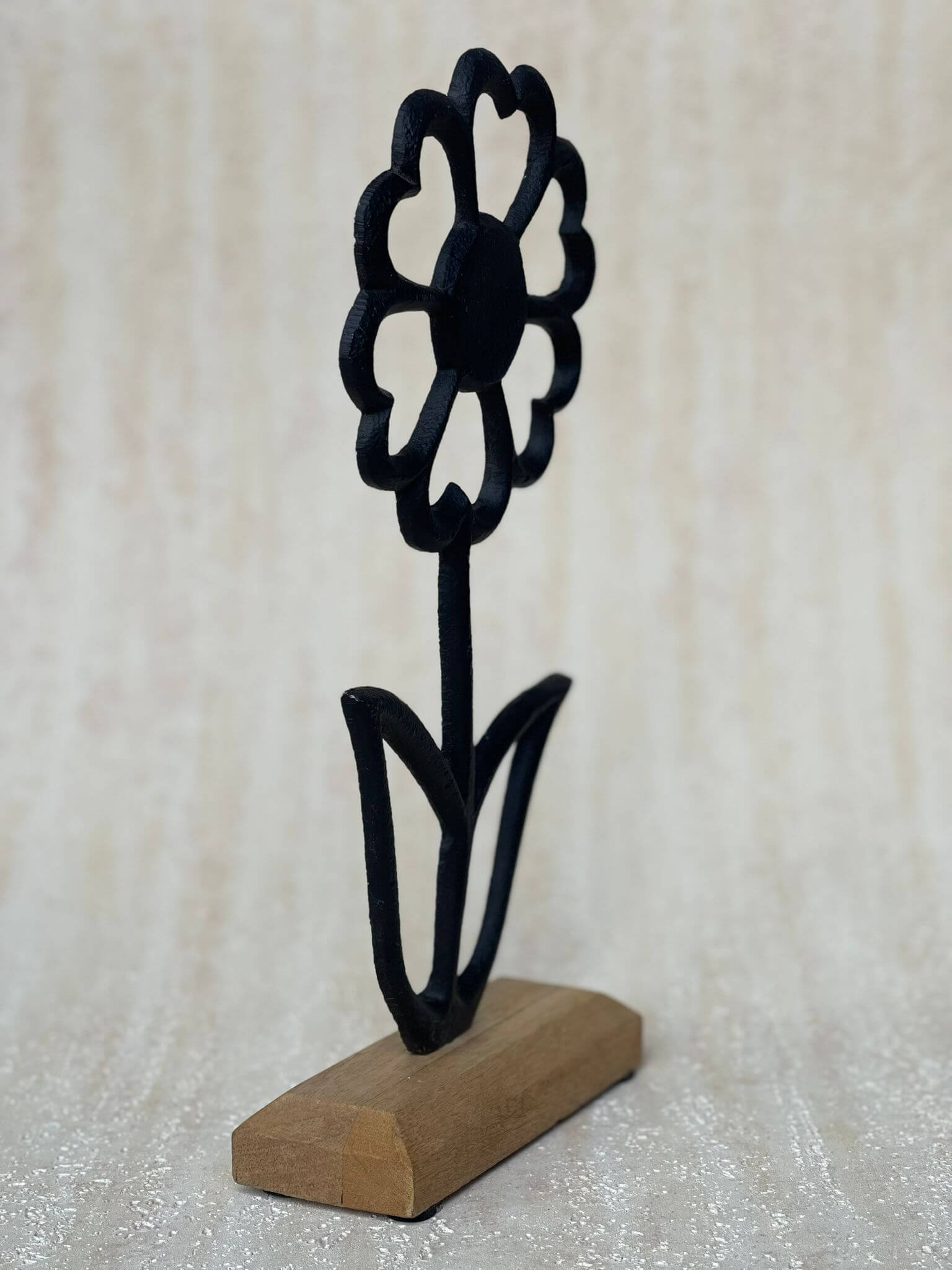 מעמד פרח מתכת שחור