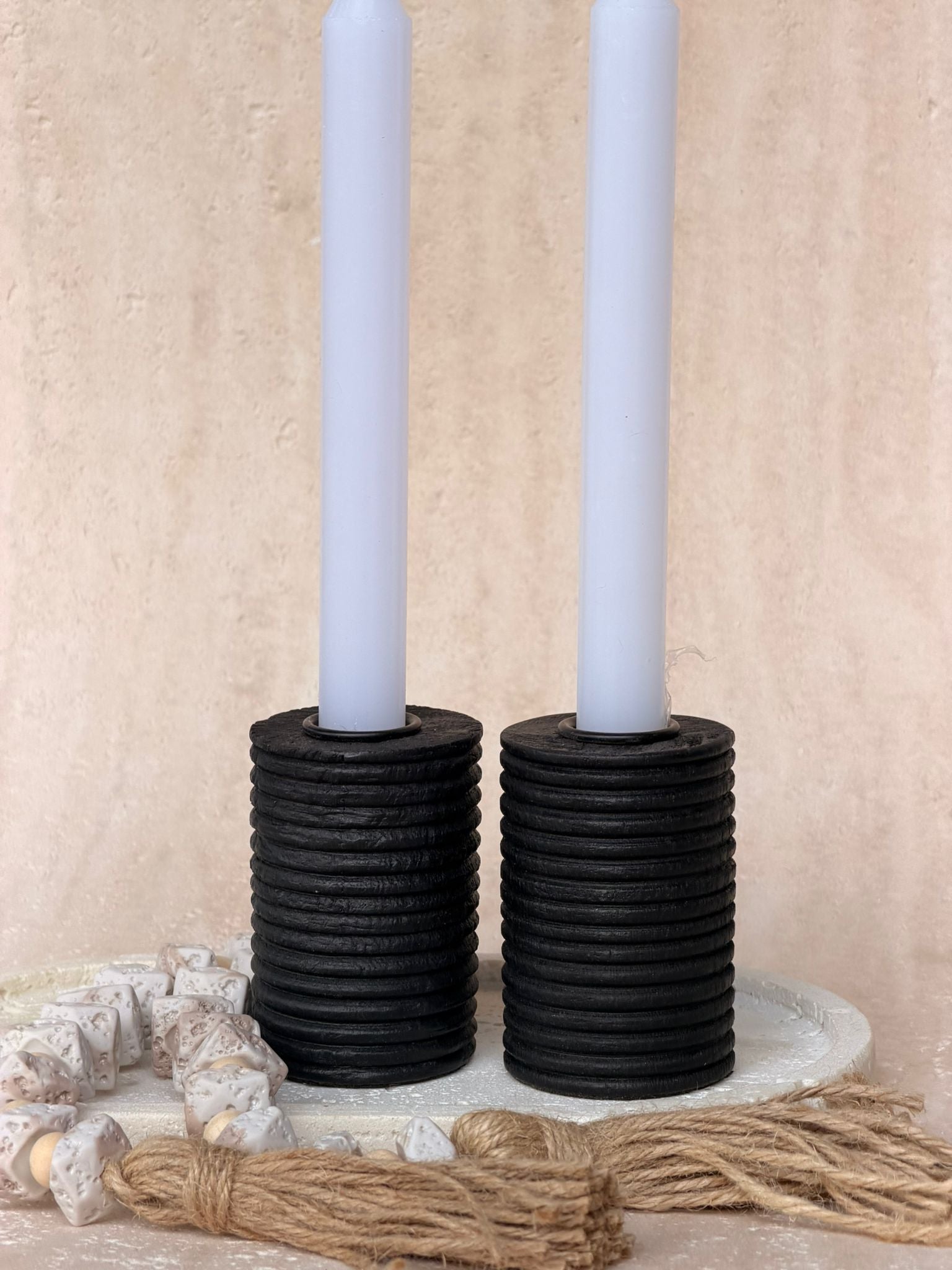 פמוט עץ מנגו שחור אייקון