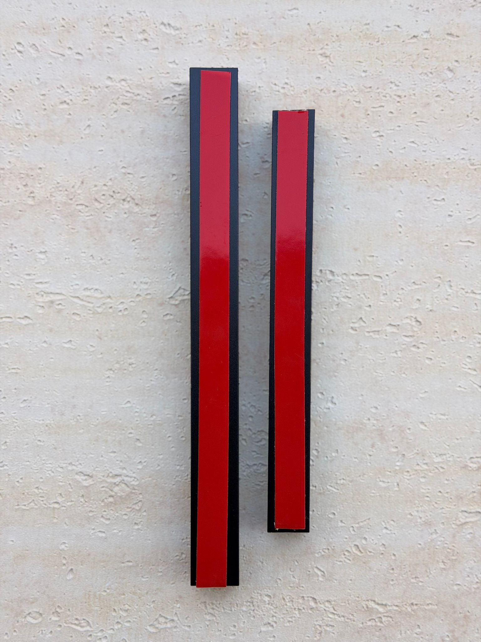 בית מזוזה אפור גרפיט עשוי מתכת להב