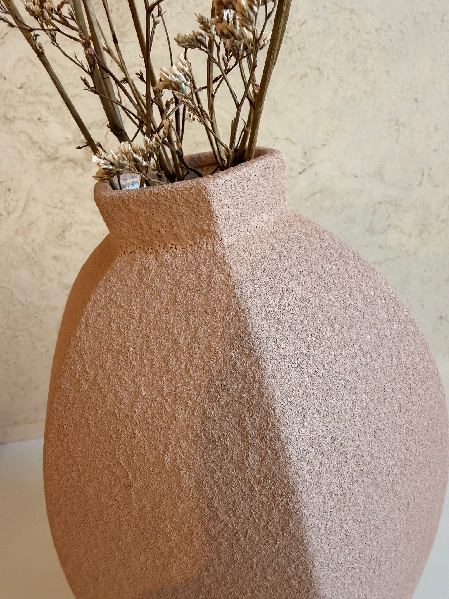 אגרטל חרס חום ריבס