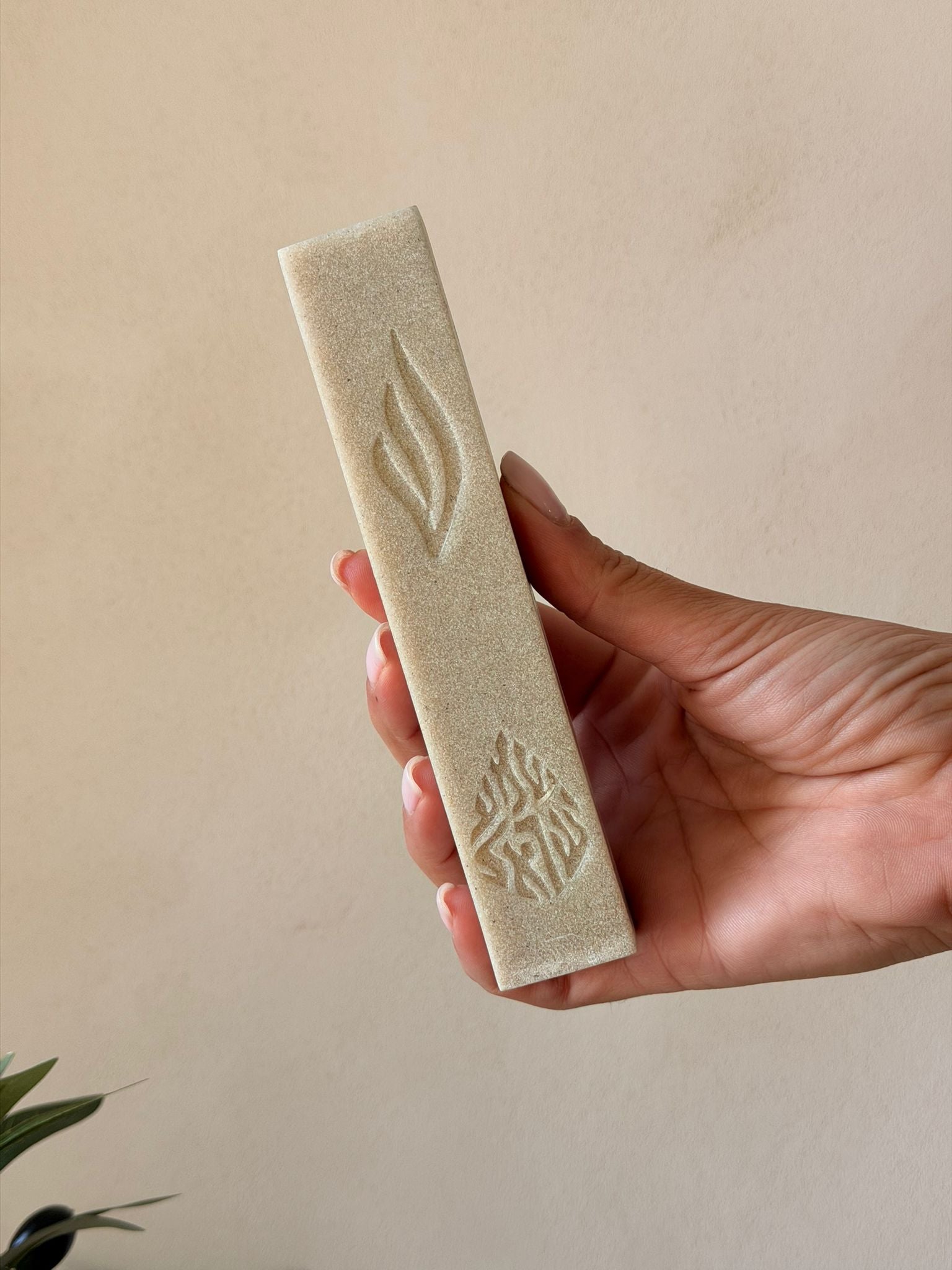 בית מזוזה בגוון חול שלהבת לקלף 12