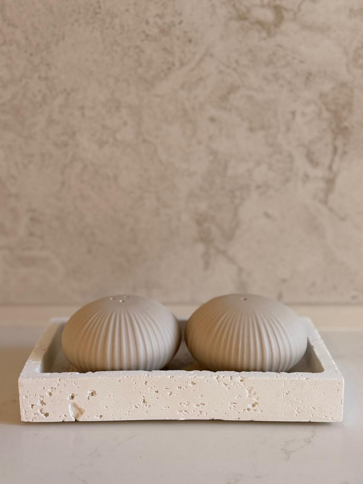 מגש טרוורטין פולי מלבני לבן