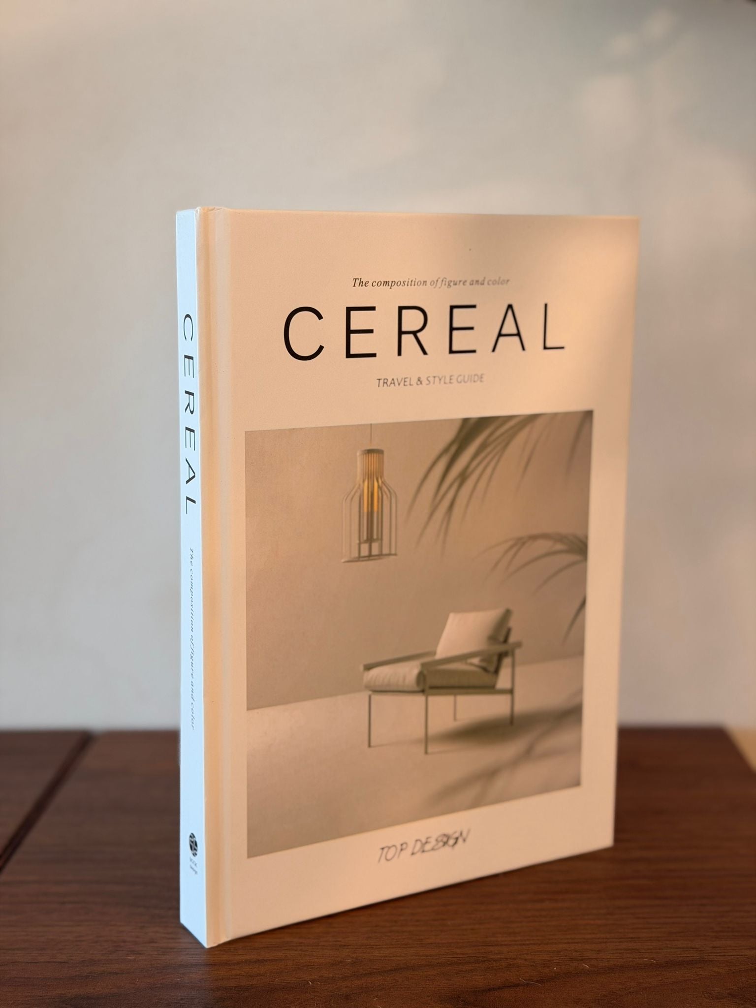 ספר עיצוב נפתח עם דפים - סיריאל