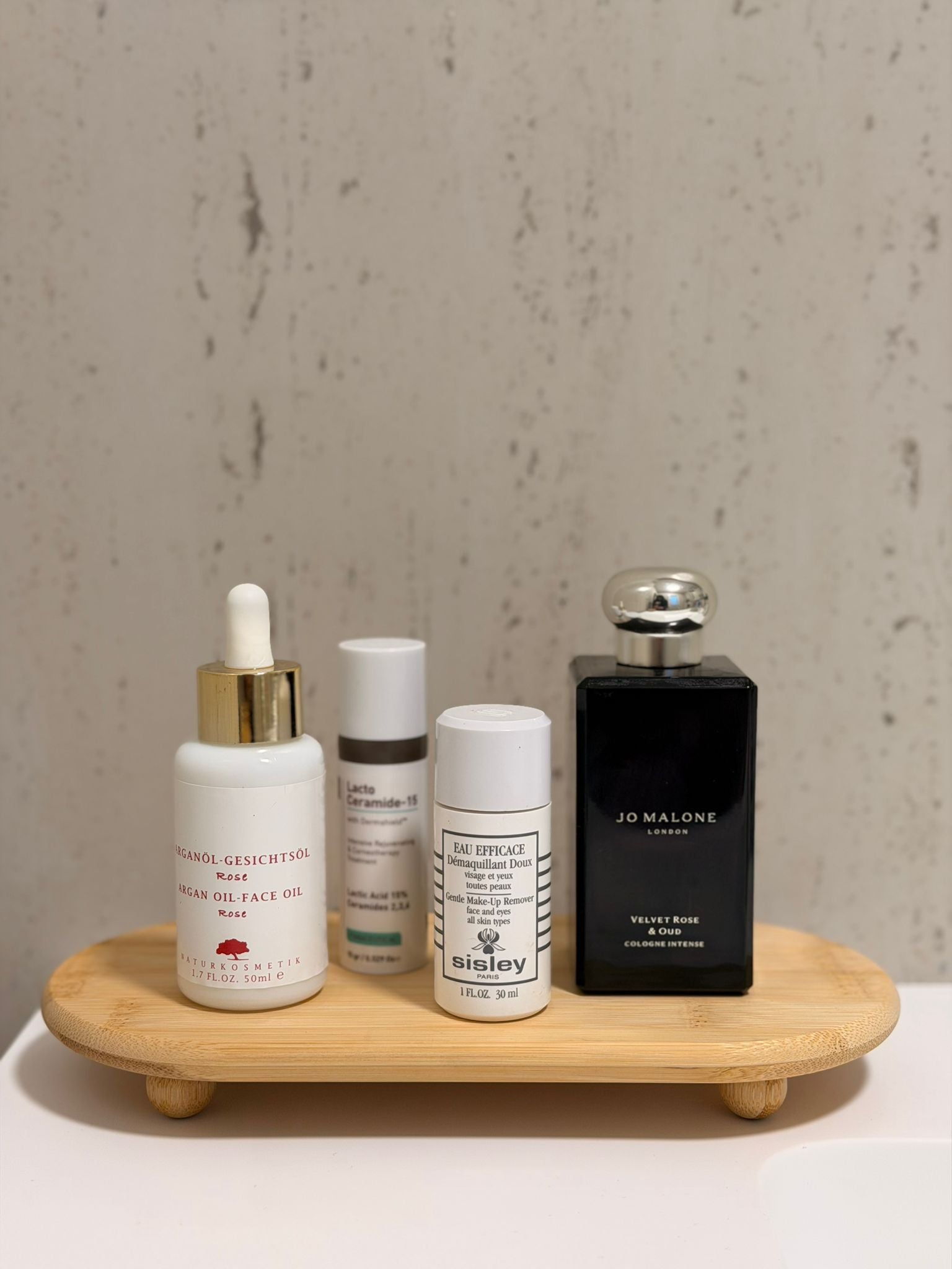 מגש במבוק אובלי מוגבה