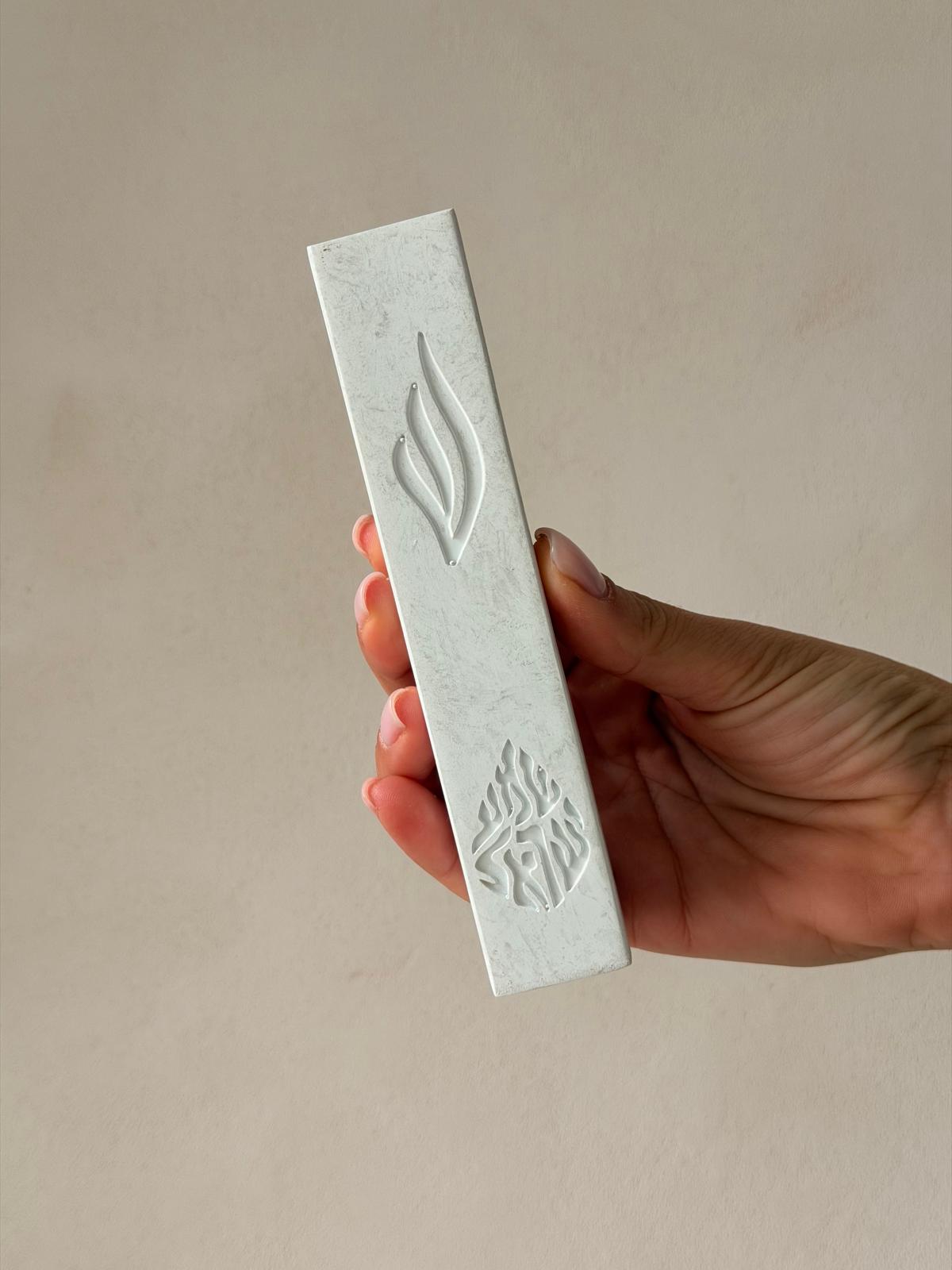 בית מזוזה בגוון מולבן לקלף 12