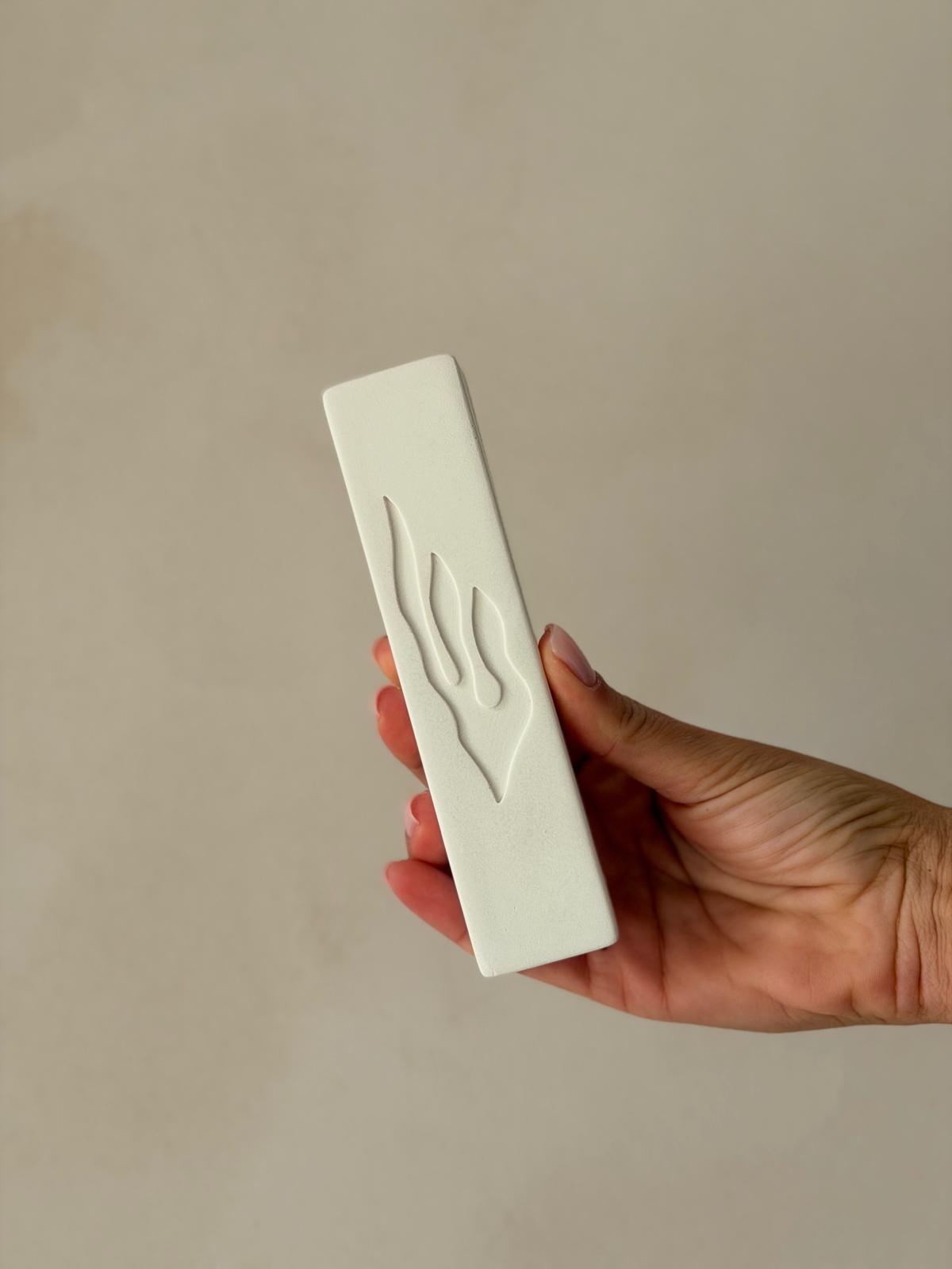 בית מזוזה בטון לבן מלבני נור