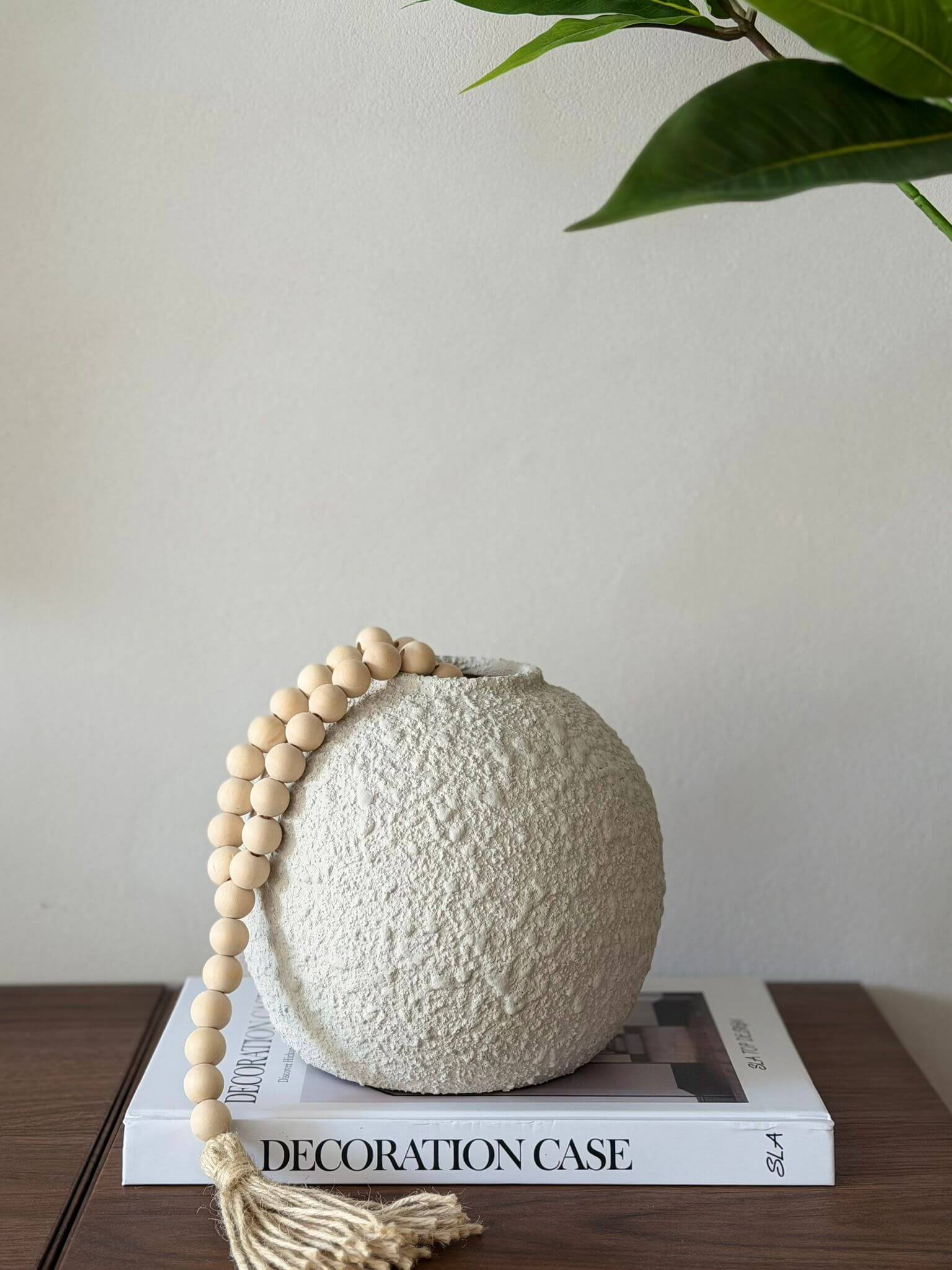 אגרטל אבן סנדי אוף-ווייט