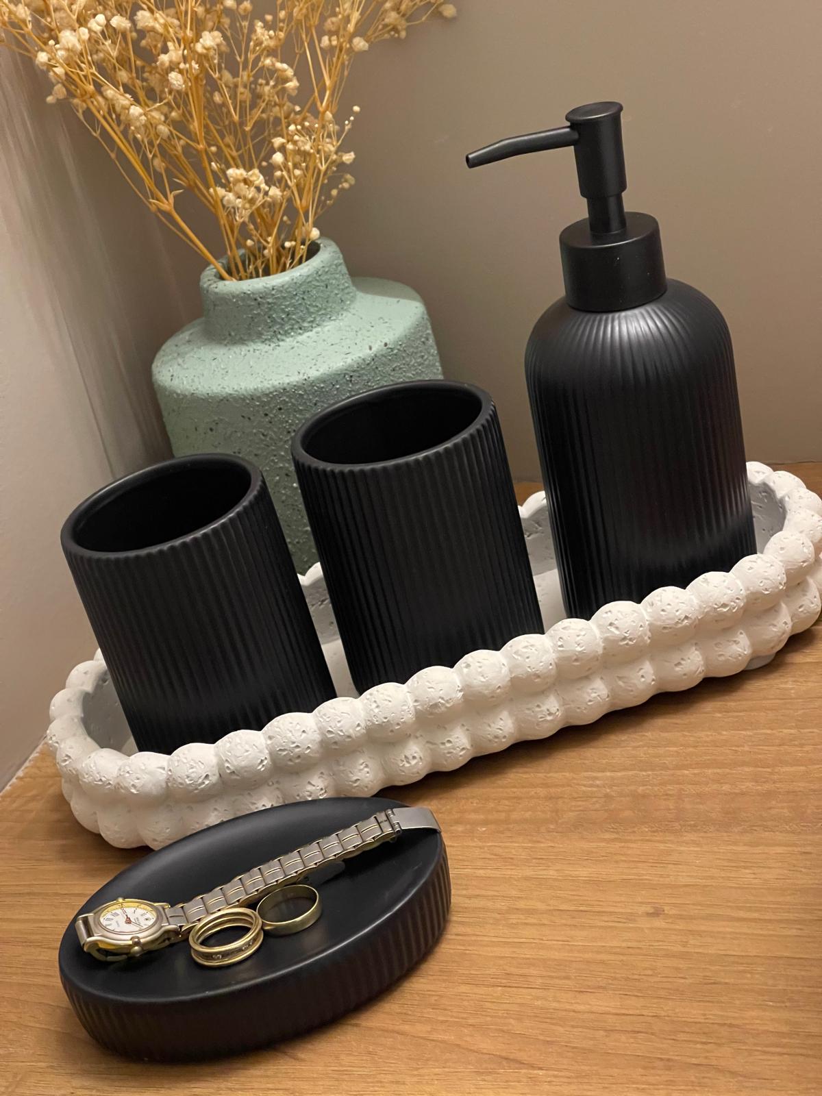 סט אמבטיה שחור עם פסים - הרמוני