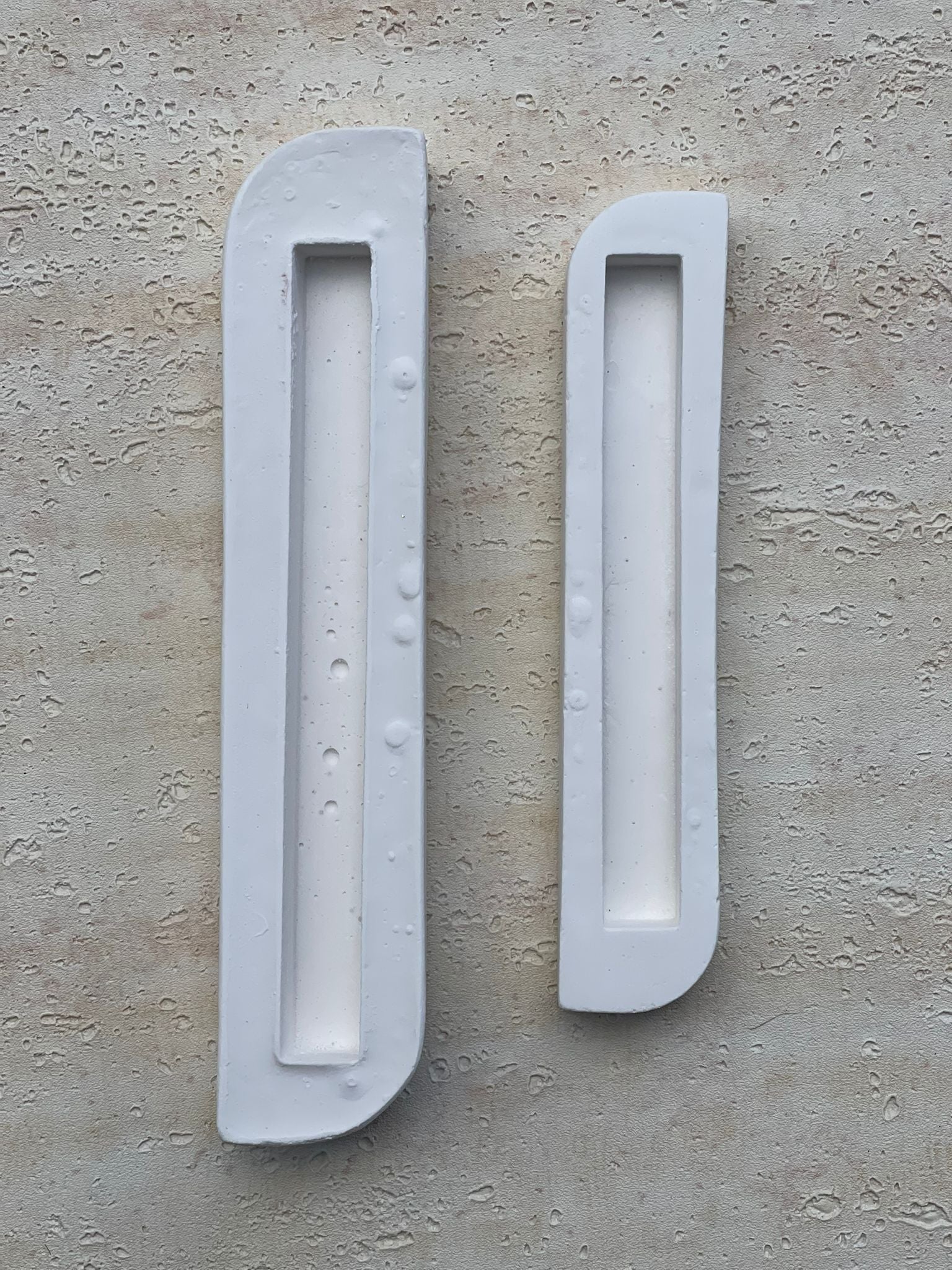 בית מזוזה בטון לבן בגודל לבחירה