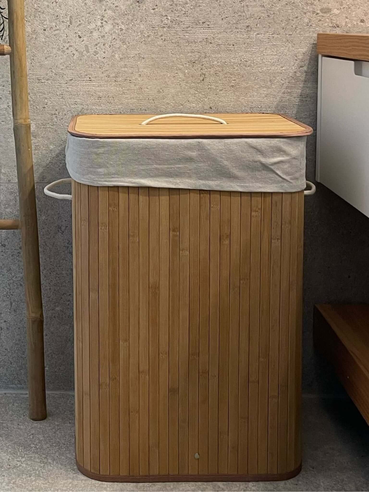 סל כביסה במבוק