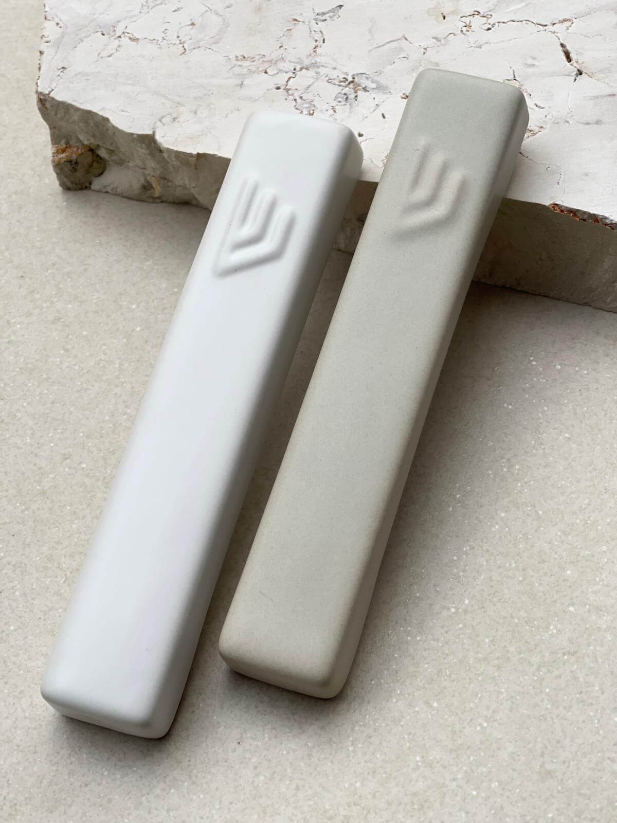 בית מזוזה עשוי חרס מעוז