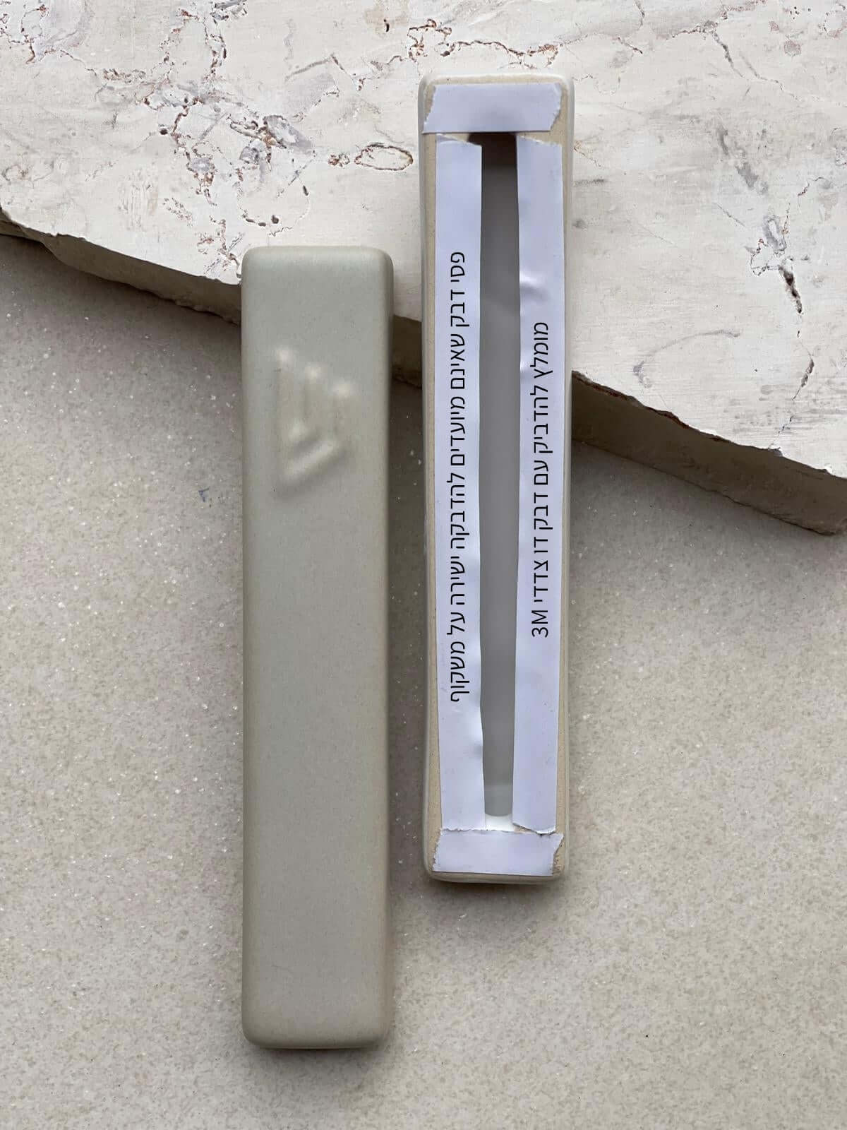 בית מזוזה עשוי חרס מעוז