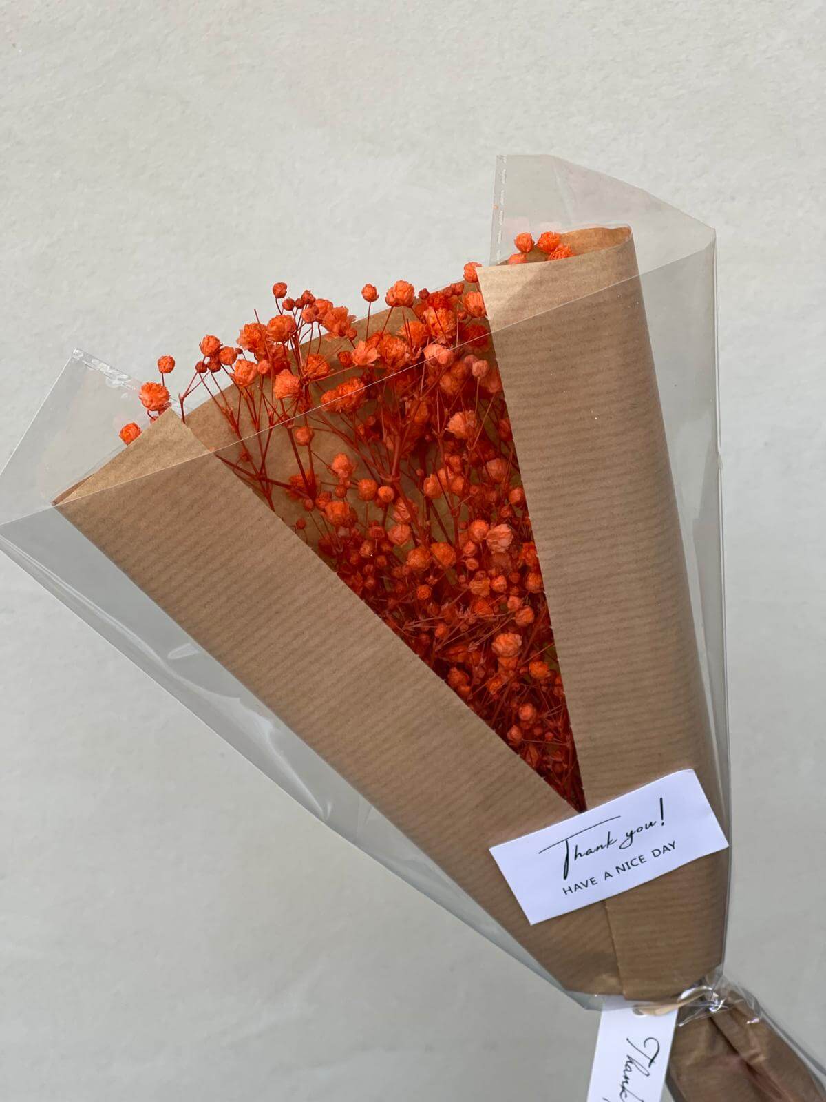 זר גיבסנית טבעית כתומה באריזת מתנה - 1item
