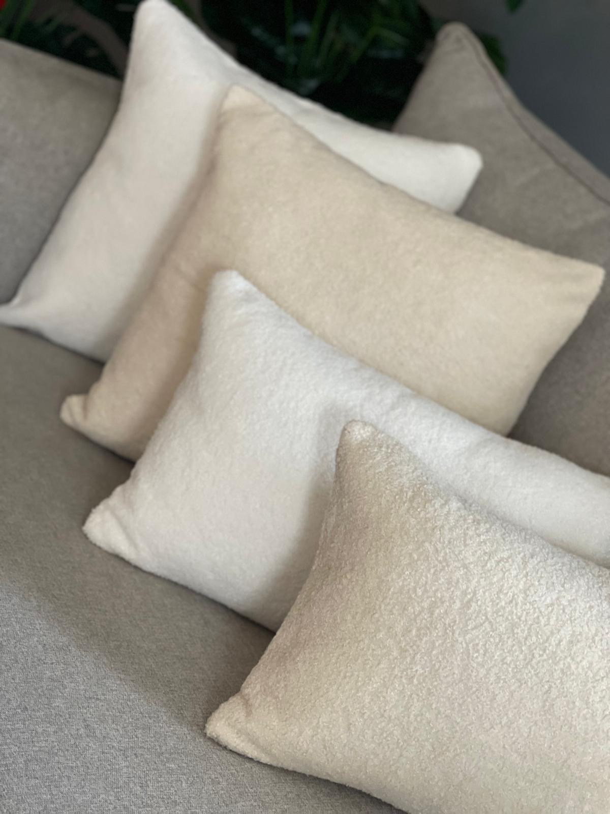 כרית בוקלה נטורל