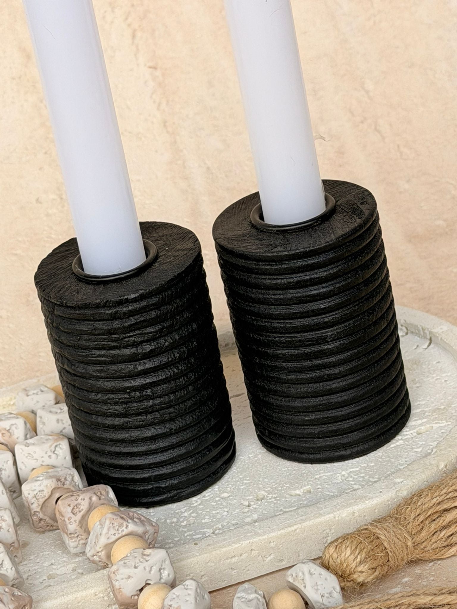 פמוט עץ מנגו שחור אייקון