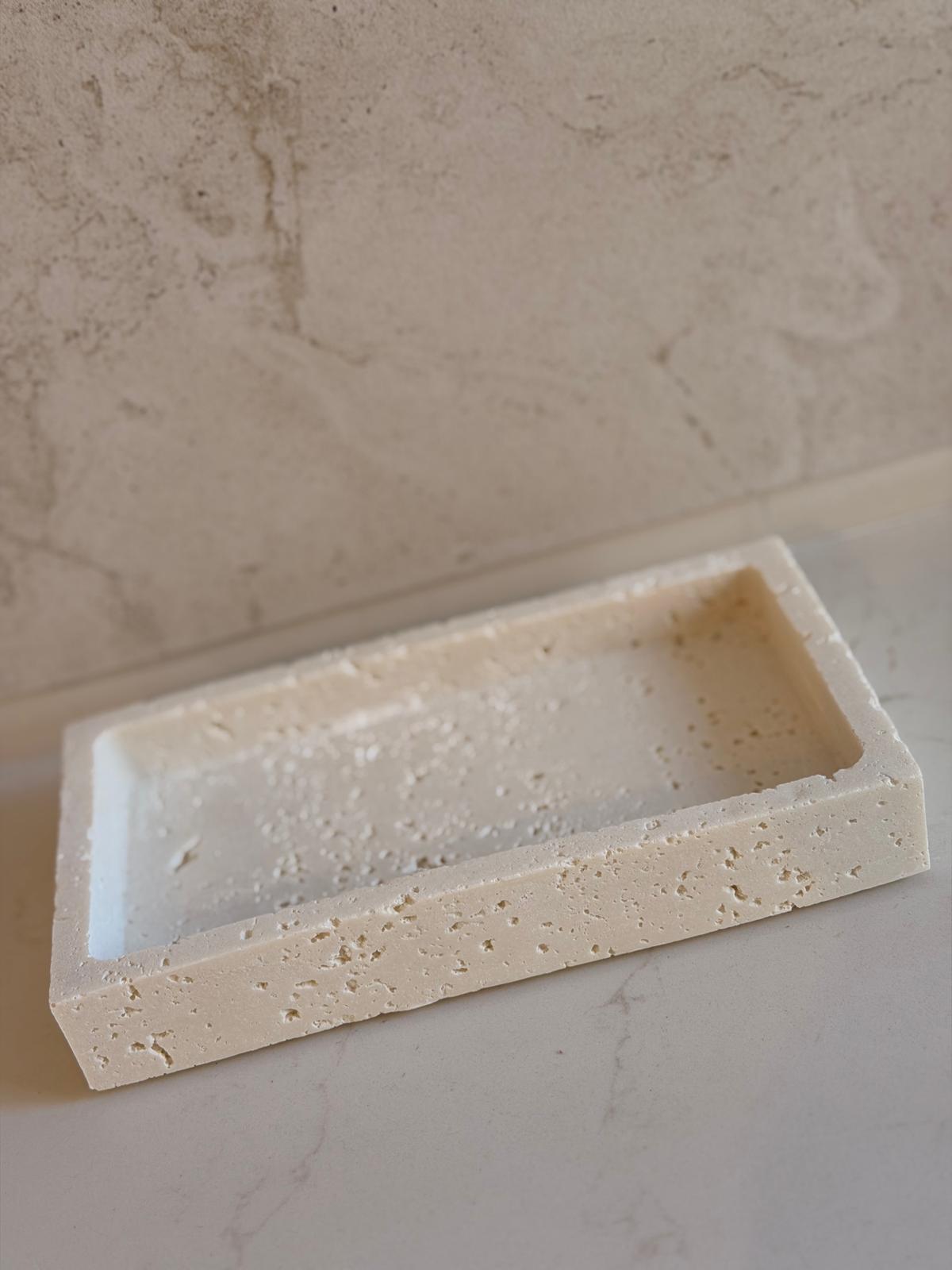 מגש טרוורטין פולי מלבני אוף-ווייט