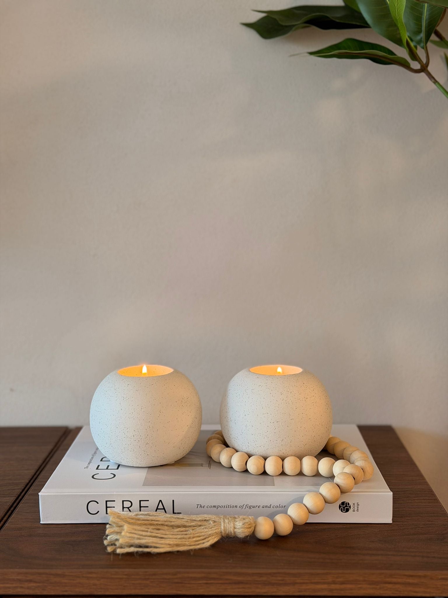 פמוט חרס עגול מנוקד