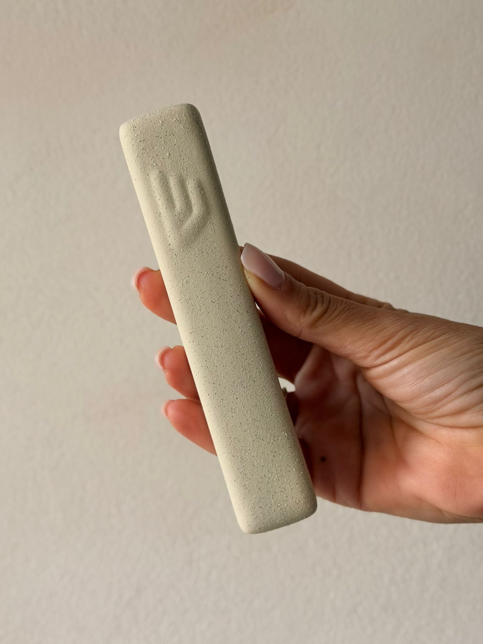 בית מזוזה עשוי חרס מעוז גוון חול