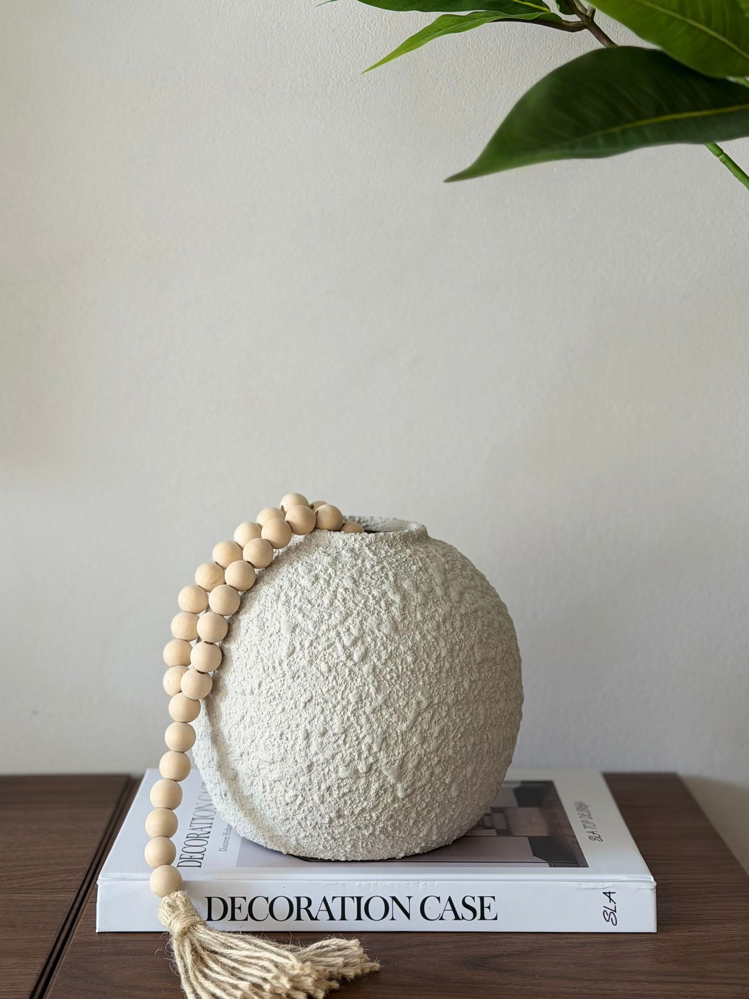 אגרטל אבן סנדי אוף-ווייט