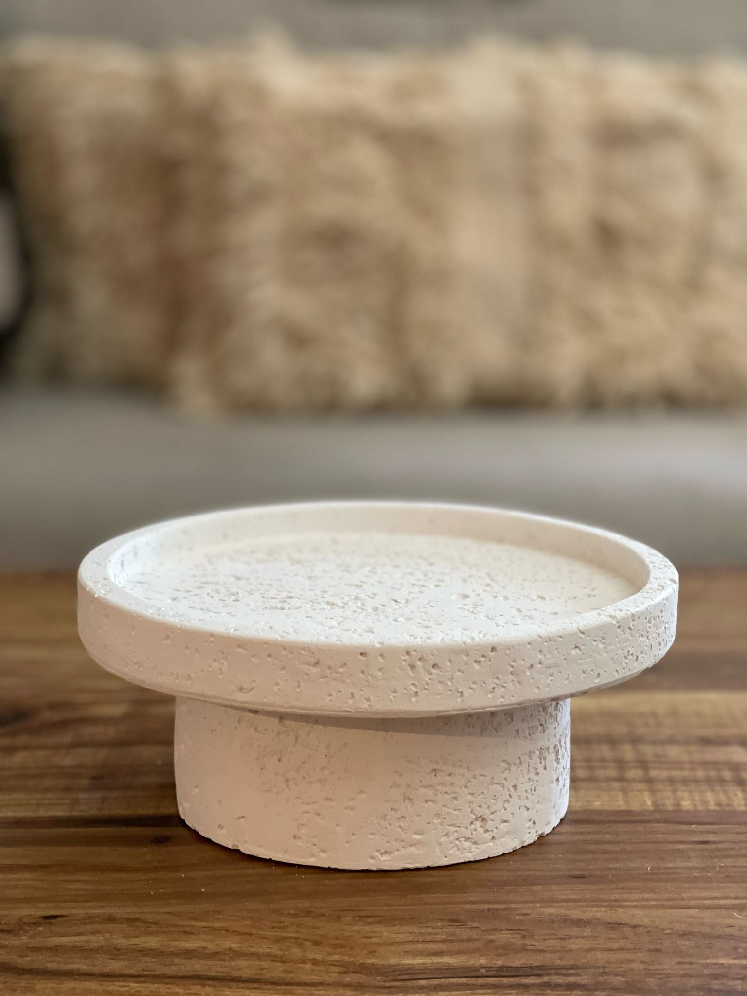 מגש אבן קאבו עגול על רגל - 1item