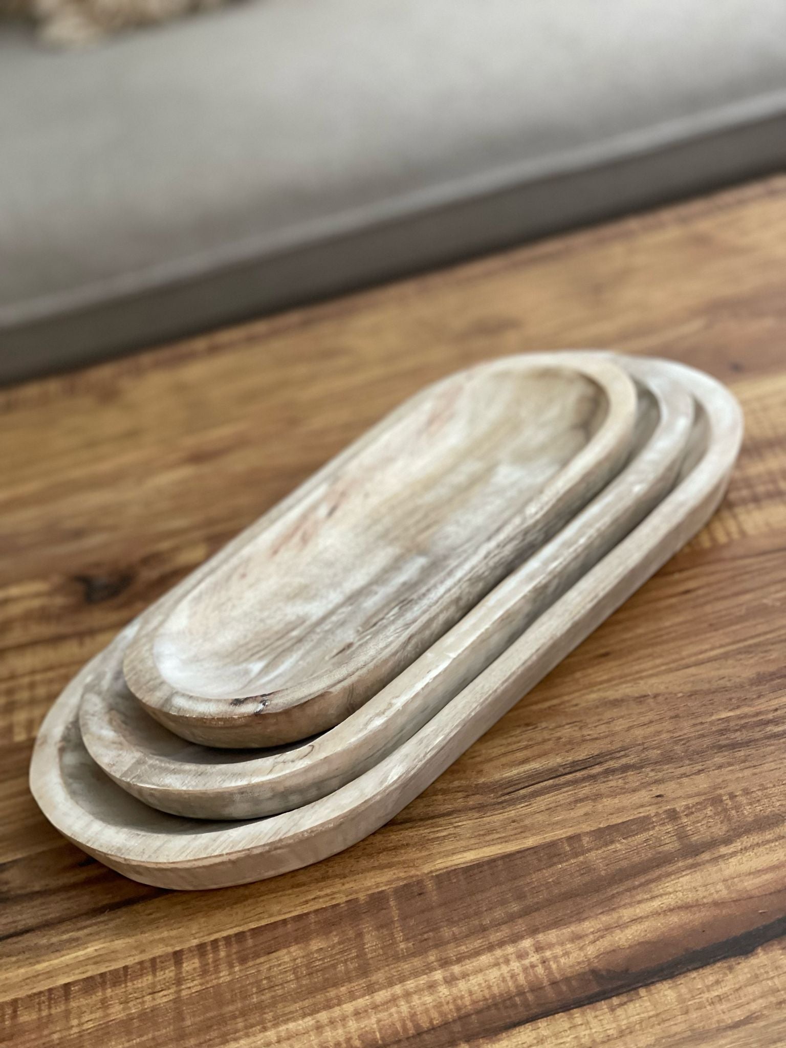 מגש עץ אובלי מולבן - גודל לבחירה - 1item