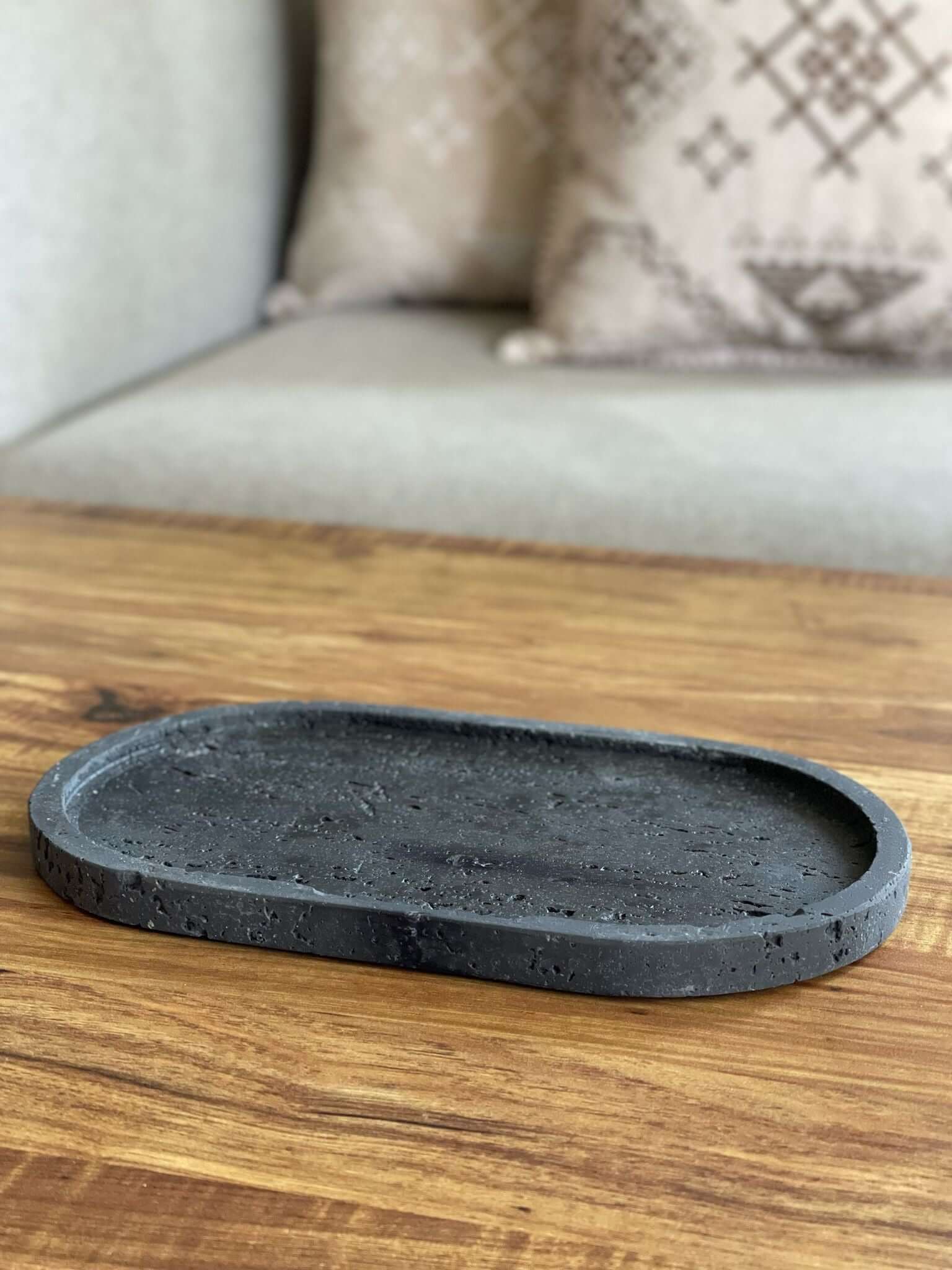 מגש טרוונטין פולי אובלי שחור - 1item