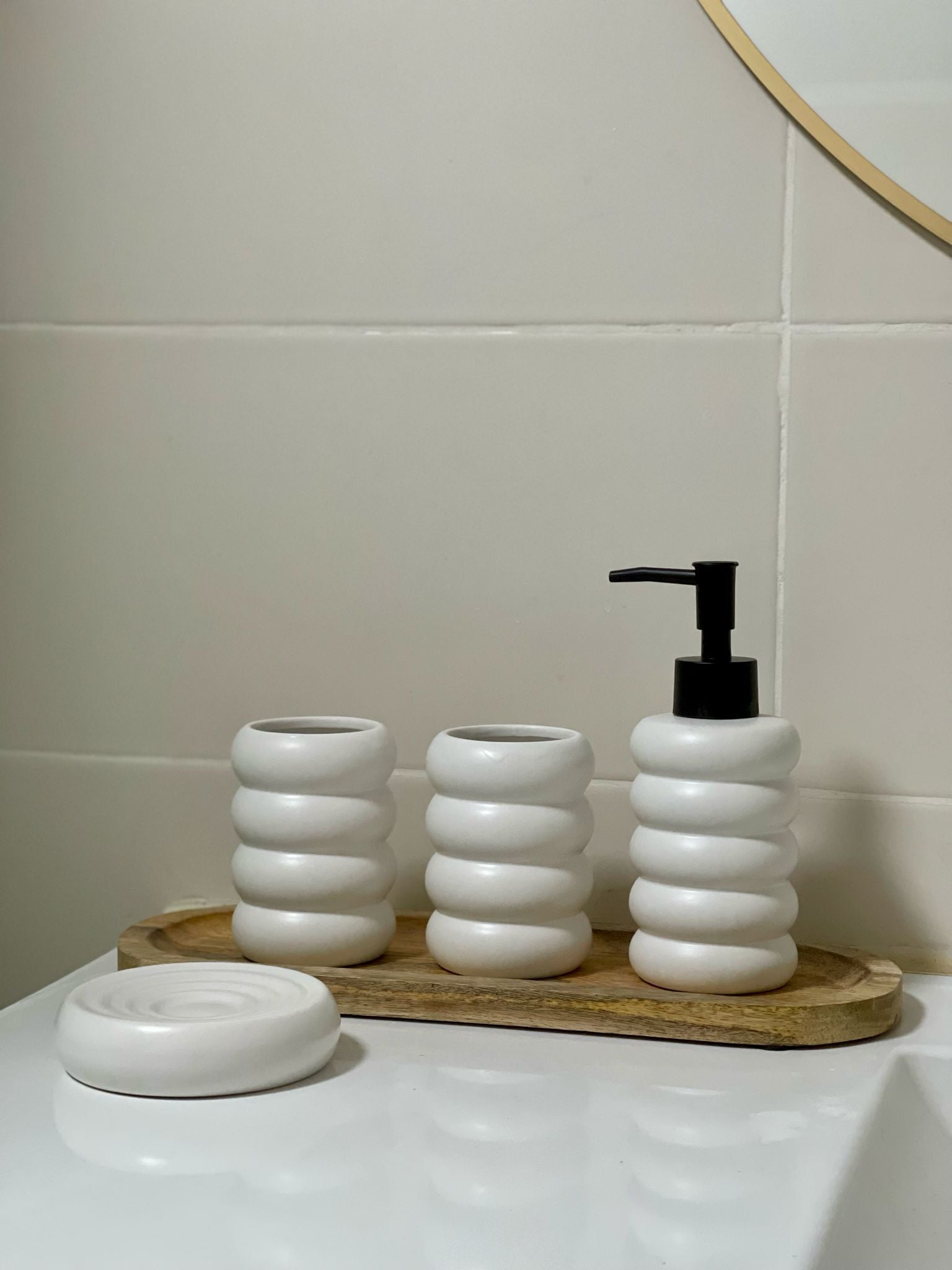 סט אמבטיה ספיירל לבן - 1item