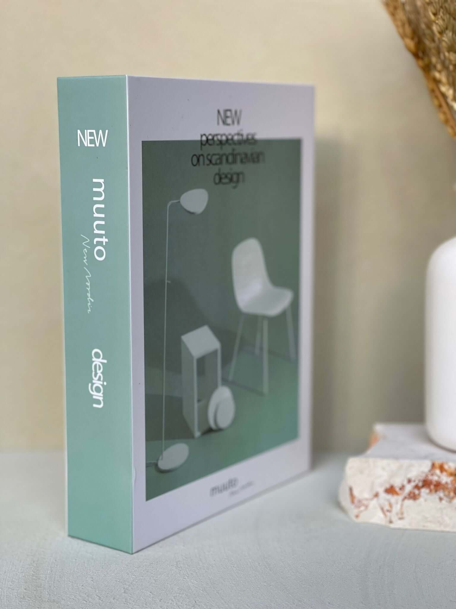 ספר דקורציה מיוטו - 1item