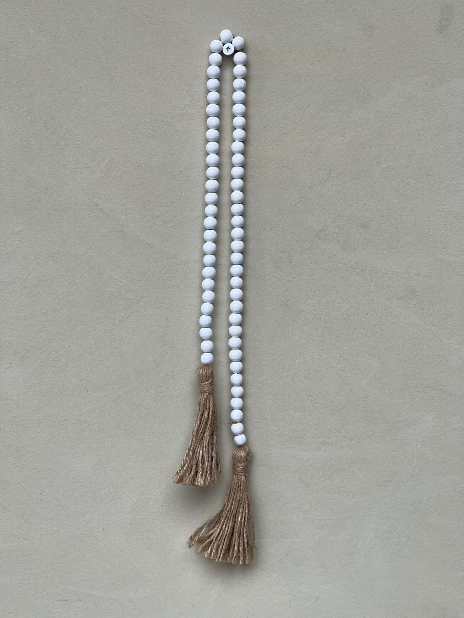 שרשרת חרוזים בוהו לבנה - 84 ס"מ - 1item