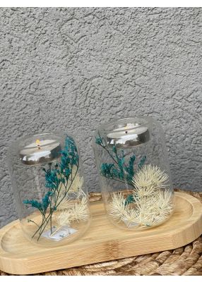 פמוט זכוכית מאורך עם פרחים מיובשים